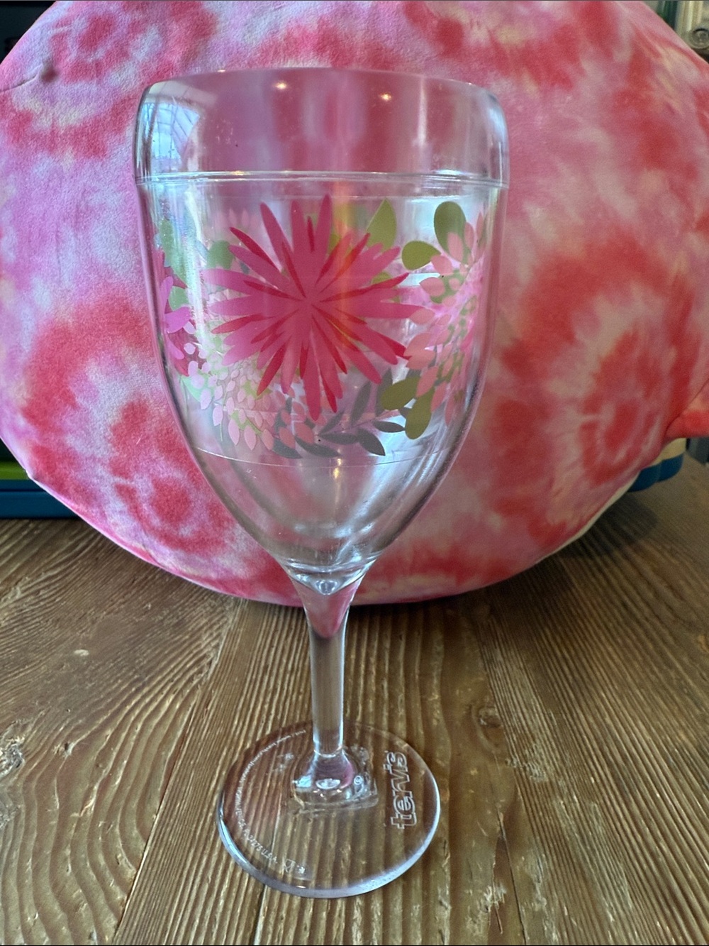 tervis Pink Floral Stem Wine Glass with Green Leaves